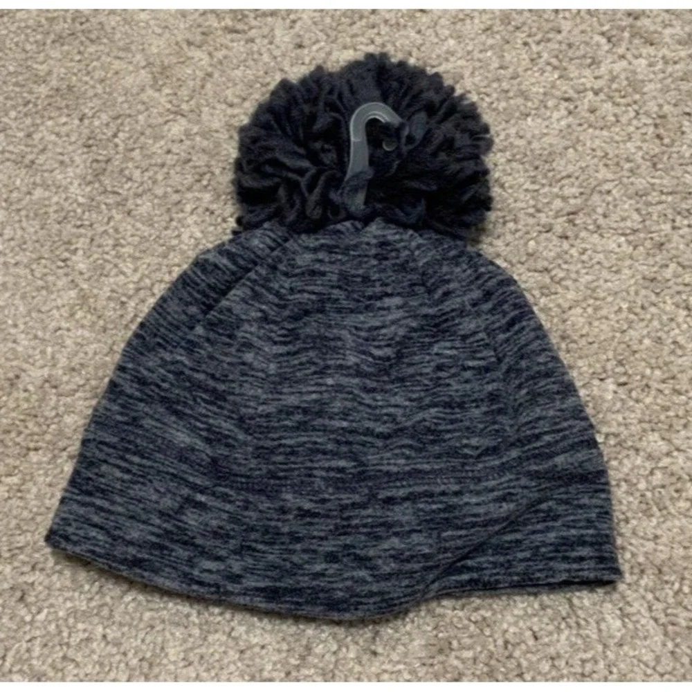 Cat & Jack Toddler Blue Beanie Fleece Lined Winter Hat With Ball‎ 12-24M